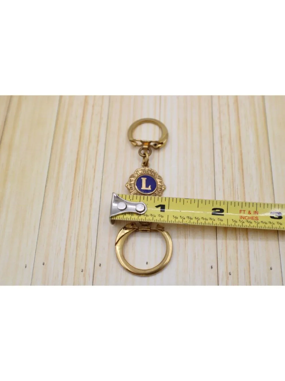 Vtg Leavens Lions Club International Emblem Dual Ring Keychain Medallion Collect